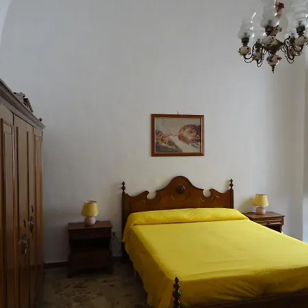 Holiday home Casa Vacanze Mimina - Centro Storico A 150 Mt. Dalla Gallipoli
